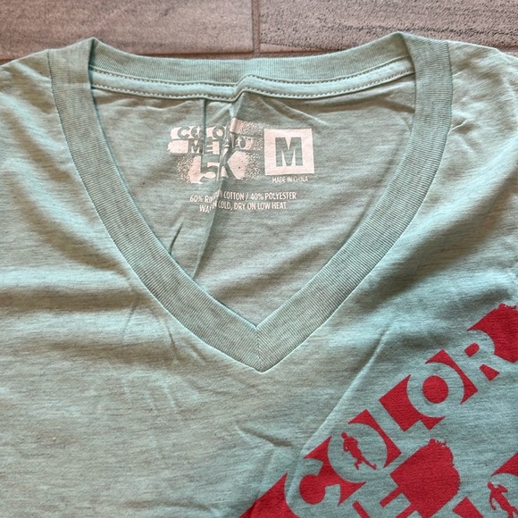 #10268-6 Color Me Rad 5K Womens Collared V T-shirt Run fun run Size M & L NWT - Picture 3 of 4